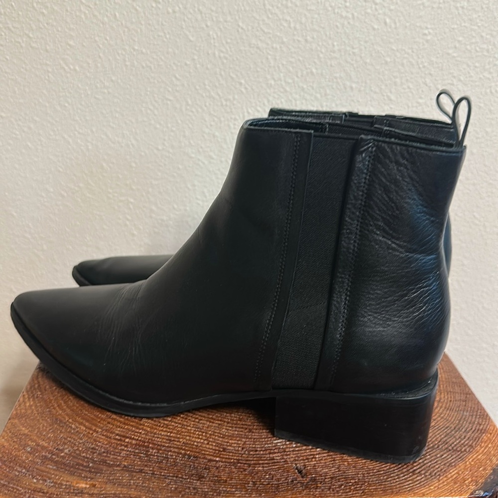 Marc Fisher, pointed toe, ankle boots, black, size 9 W